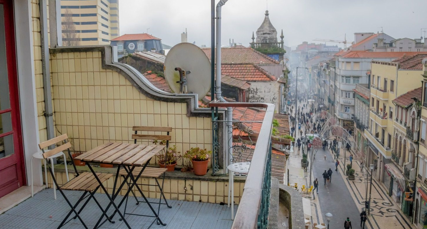 Travel & Live Porto Hostel